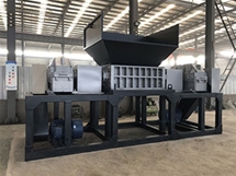 2000型鋼筋撕碎機運營現(xiàn)場